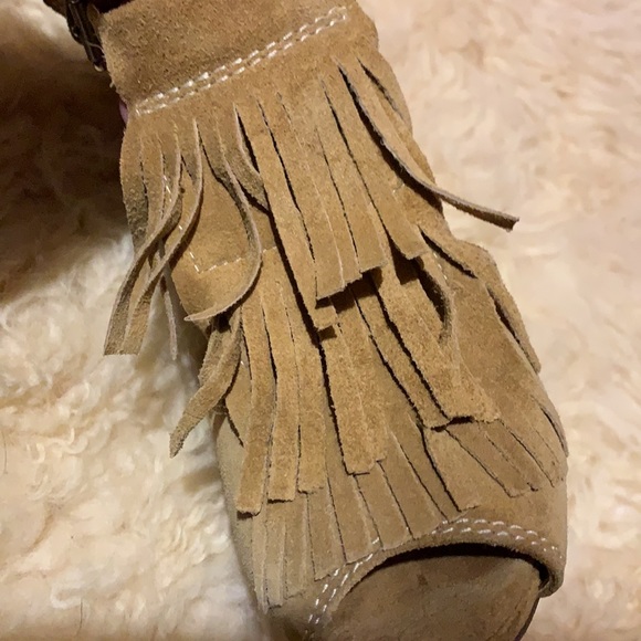 Free with purchase!!! Enzo Angiolini suede wedge fringe shoes - Picture 6 of 11